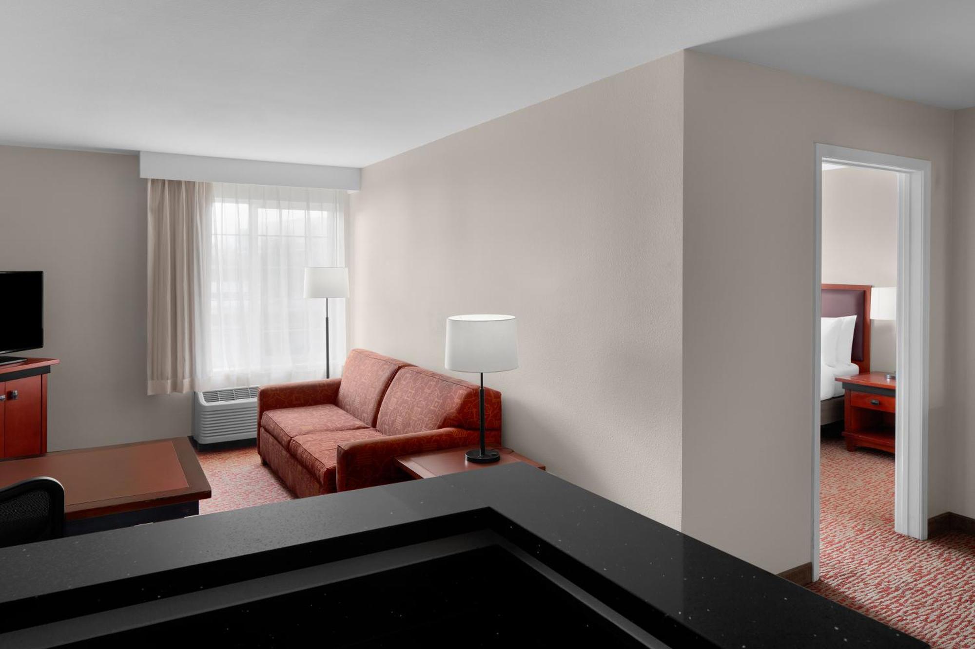 ลาร์กสเพอร์ แลนดิง ฟอลซัม - แอน ออล-สวีท โฮเต็ล Hotel ภายนอก รูปภาพ
