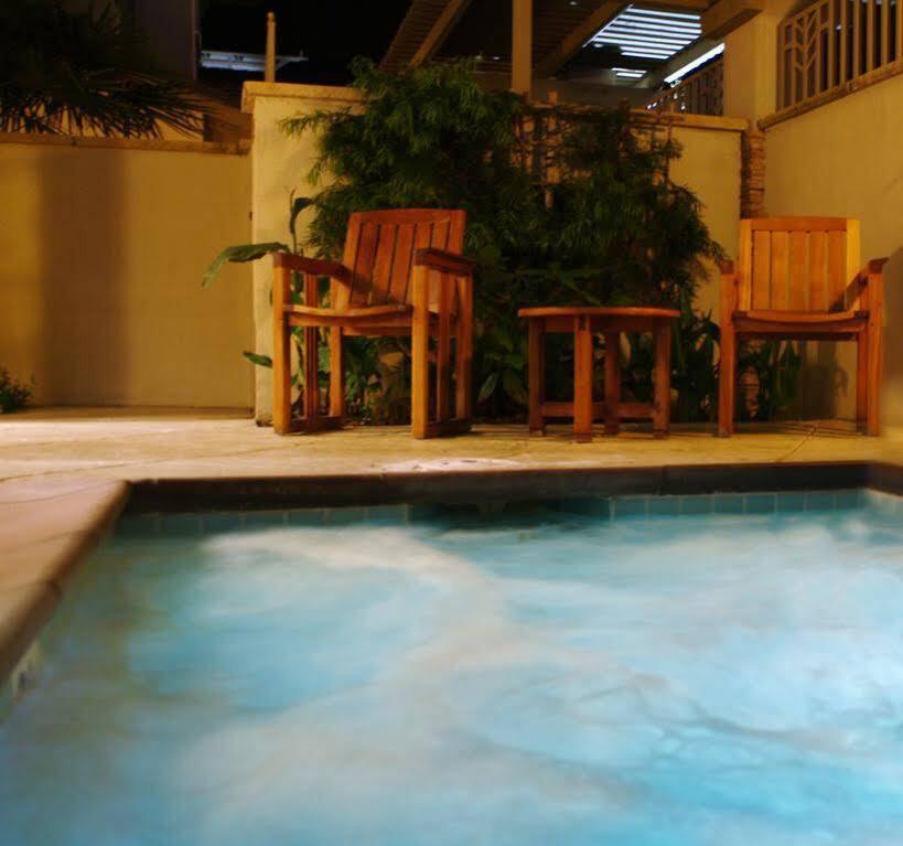 ลาร์กสเพอร์ แลนดิง ฟอลซัม - แอน ออล-สวีท โฮเต็ล Hotel ภายนอก รูปภาพ